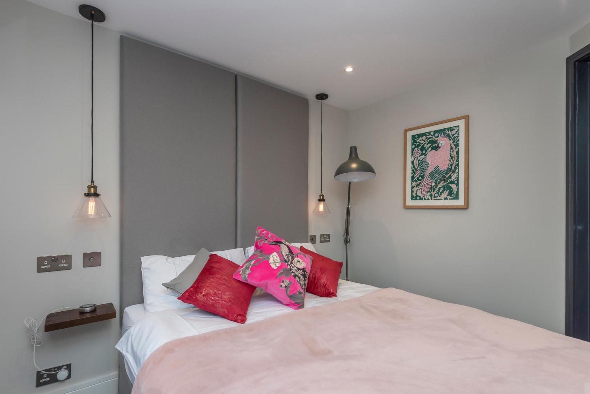 Appartamento Luxury Georgian House In Marylebone: Modern 1-Bed Retreat Londra Esterno foto